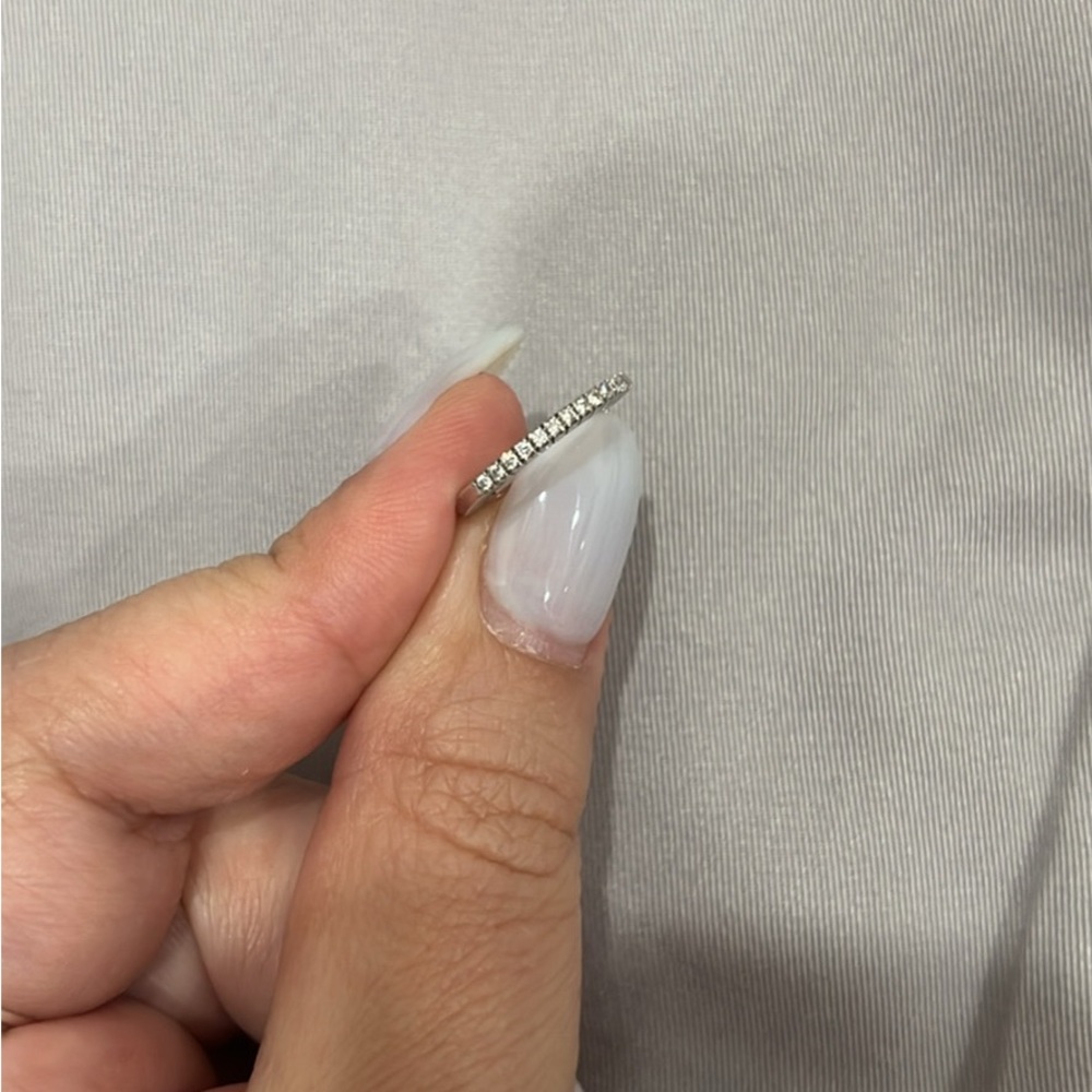 SINGLE diamond huggie earring 1.5cm